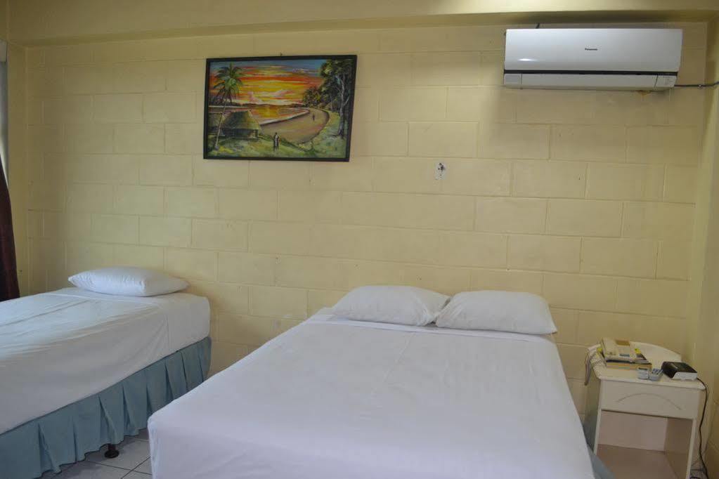 Grand Melanesian Hotel Nadi Esterno foto